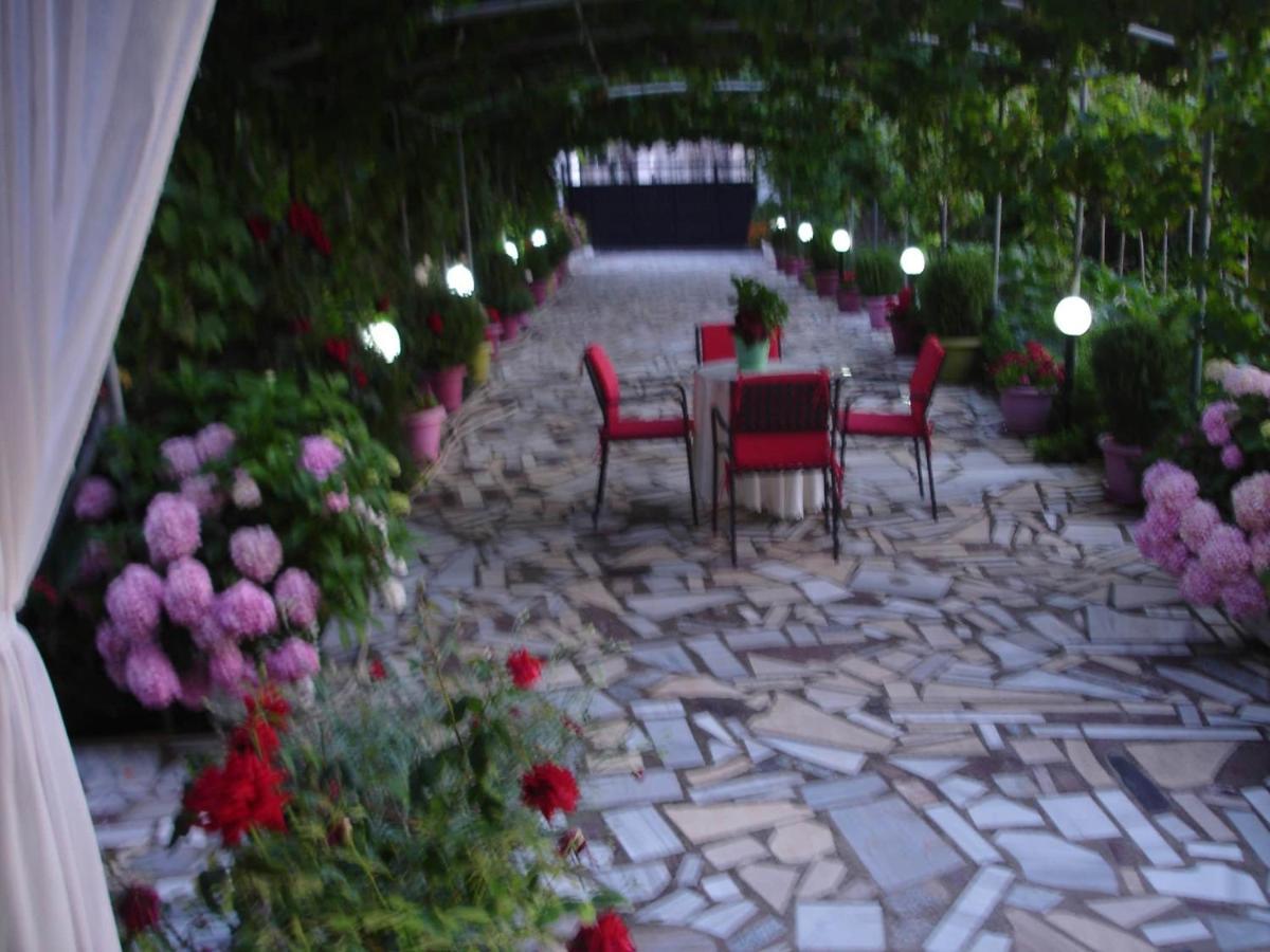 Villa Cato Sarandë Exterior foto